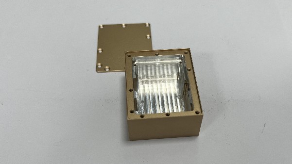 移動(dòng)電源外殼鋁型材cnc加工的工藝流程是什么？